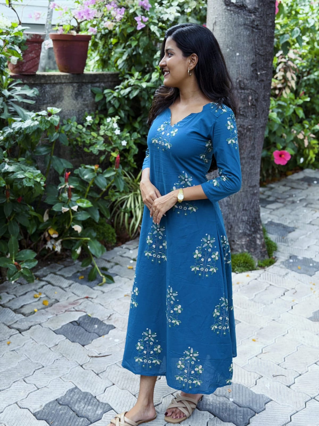 [PBC1003] Teal Floral Jaipur Hand-Block Cotton A-Line Kurti – full-length side profile, outdoor patio
