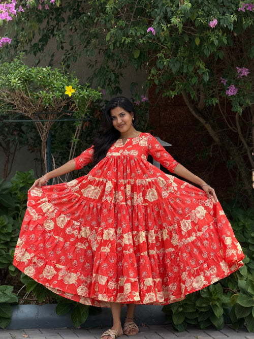 [PBC1006] Blooming Rose Jaipur Hand-Block Cotton – red colourway, full-length front view