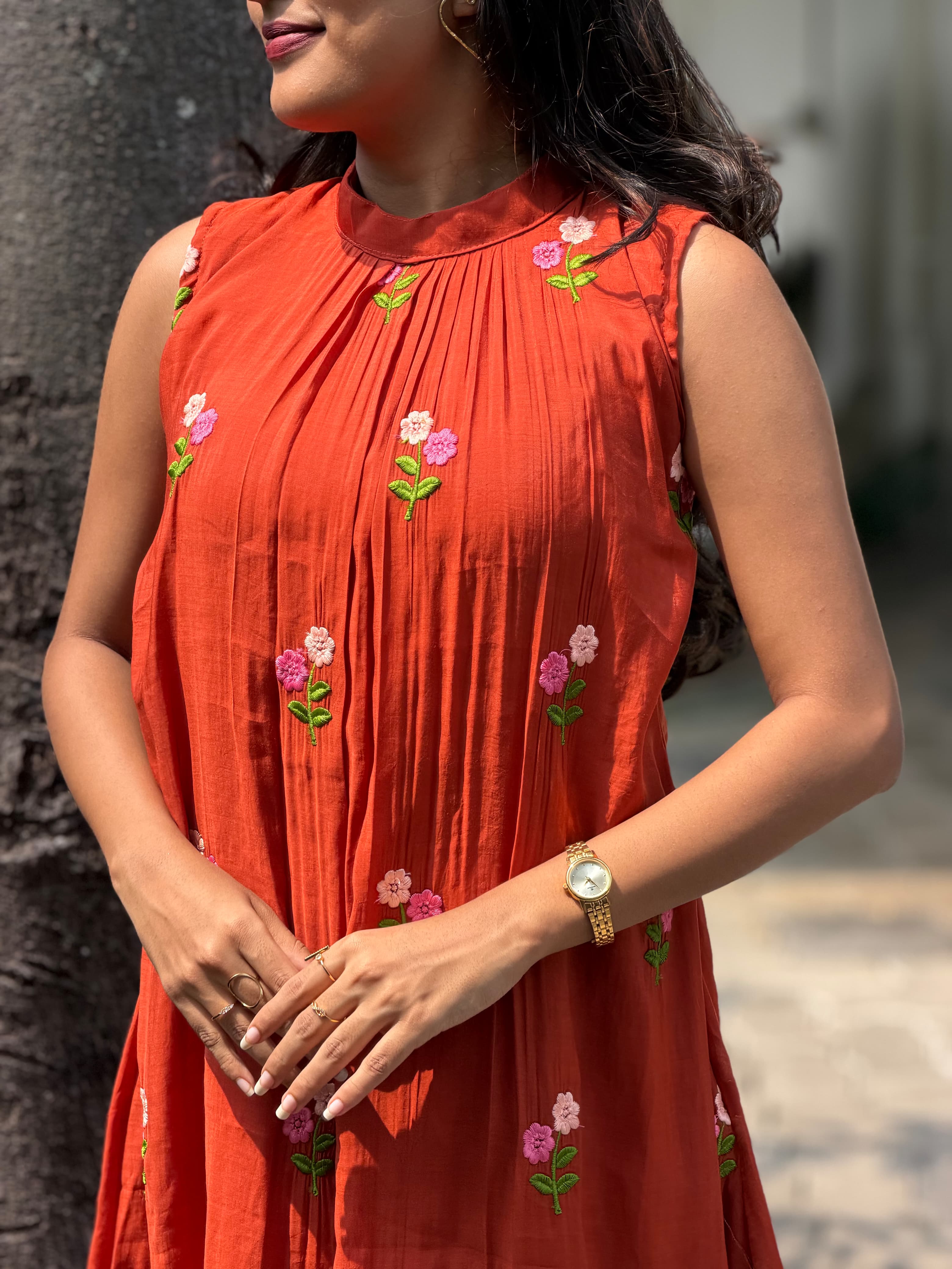 [PBC1019] Terracotta Bloom Embroidered Handloom Chanderi Silk – upper body portrait showing neckline and embroidery