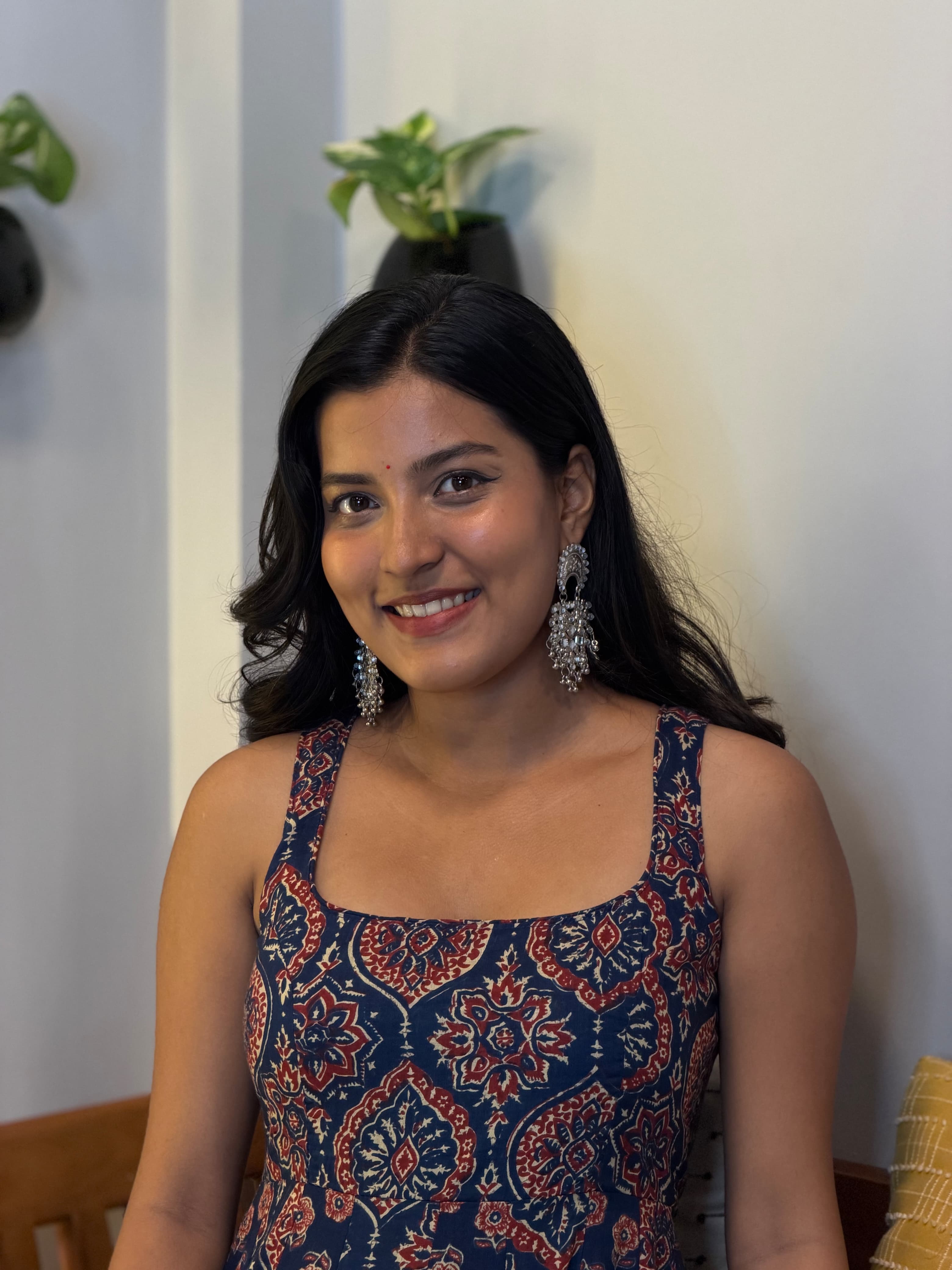 [PBC1024] Royal Indigo Ajrakh Jaipur Hand-Block Cotton – portrait showing neckline and ajrakh print
