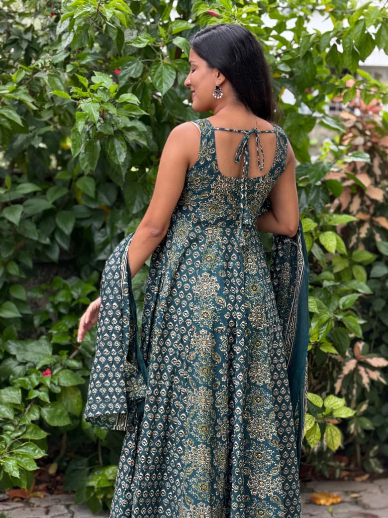 [PBC1042] Teal Ajrakh Paisley Jaipur Soft Cotton – back view showing the tie-back neckline