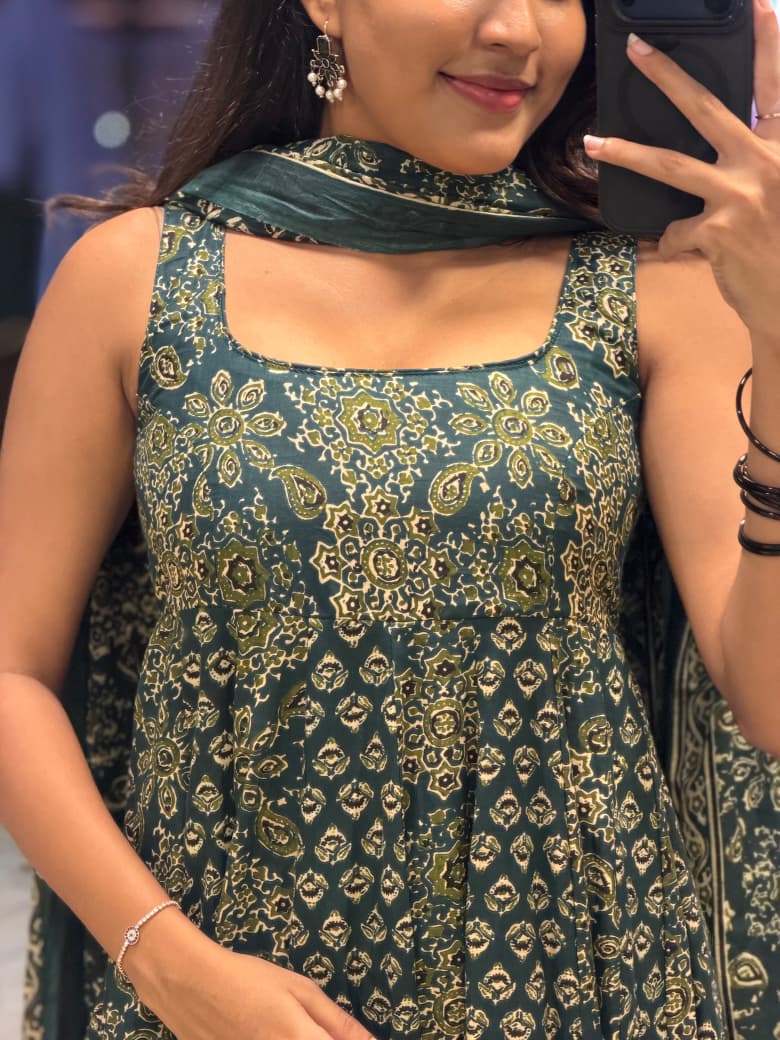 [PBC1042] Teal Ajrakh Paisley Jaipur Soft Cotton – close-up of the dupatta and bodice print