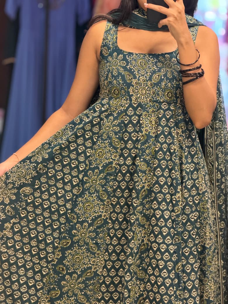 [PBC1042] Teal Ajrakh Paisley Jaipur Soft Cotton – in-store mirror view holding the skirt flare open