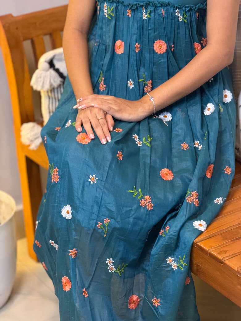 [PBC1043] Teal Floral Embroidered Mul Chanderi – close-up of the floral thread embroidery and foliage