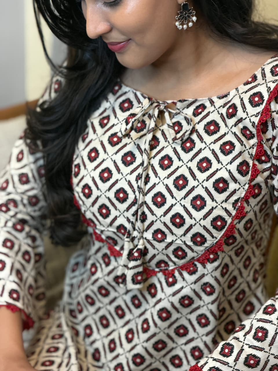 [PBC1052] Ivory & Red Geometric Ajrakh Jaipur Soft Cotton – close-up of the crochet-trimmed yoke and tie-neck