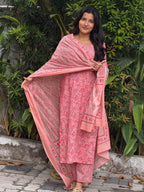 [PBC1056] Rose Pink Floral Jaipur Soft Cotton – holding the dupatta open to show the paisley-bordered print