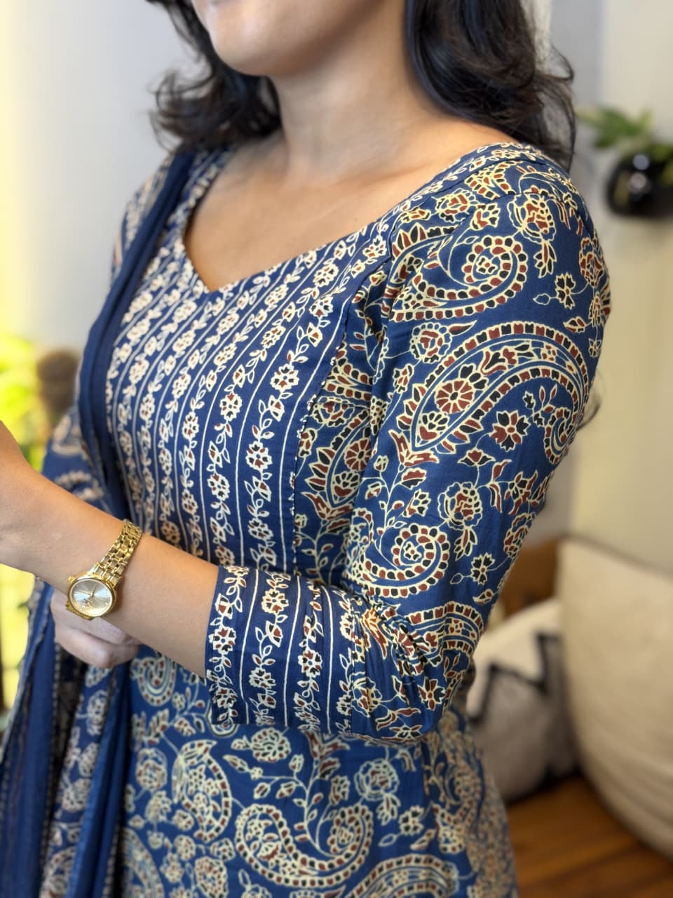 [PBC1066] Indigo Ajrakh Paisley Jaipur Soft Cotton – sleeve and paisley print close-up