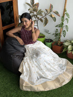 [PBC1071] Maroon bandhani blouse with ivory Kasavu skirt – full-length angled view