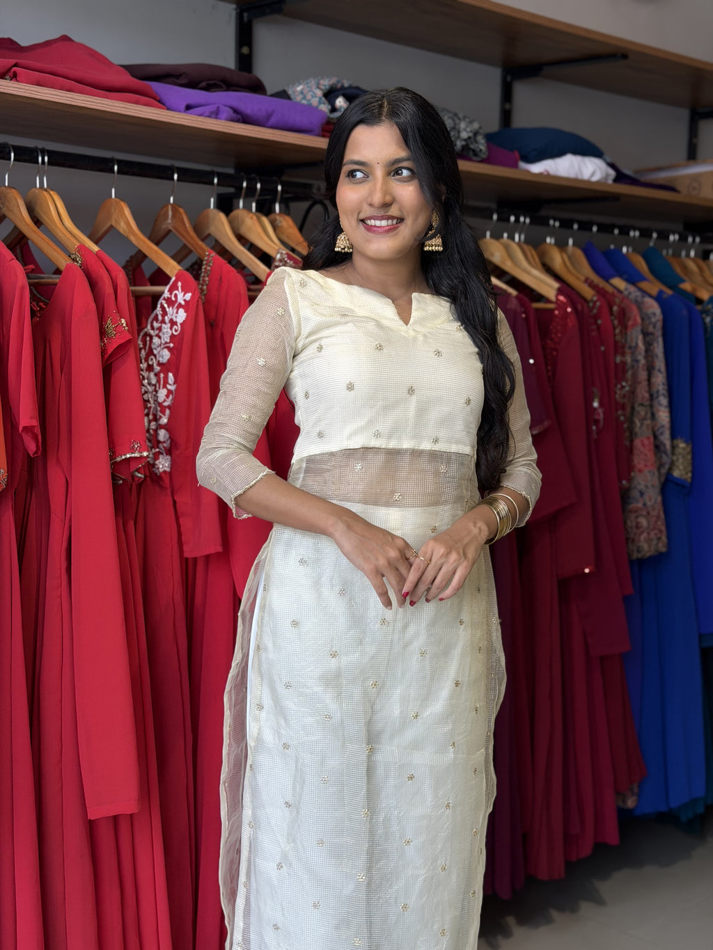[PBC1075] Ivory kota-check Kasavu Traditional set – front-facing portrait view
