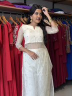 [PBC1075] Ivory kota-check Kasavu Traditional set – three-quarter portrait view