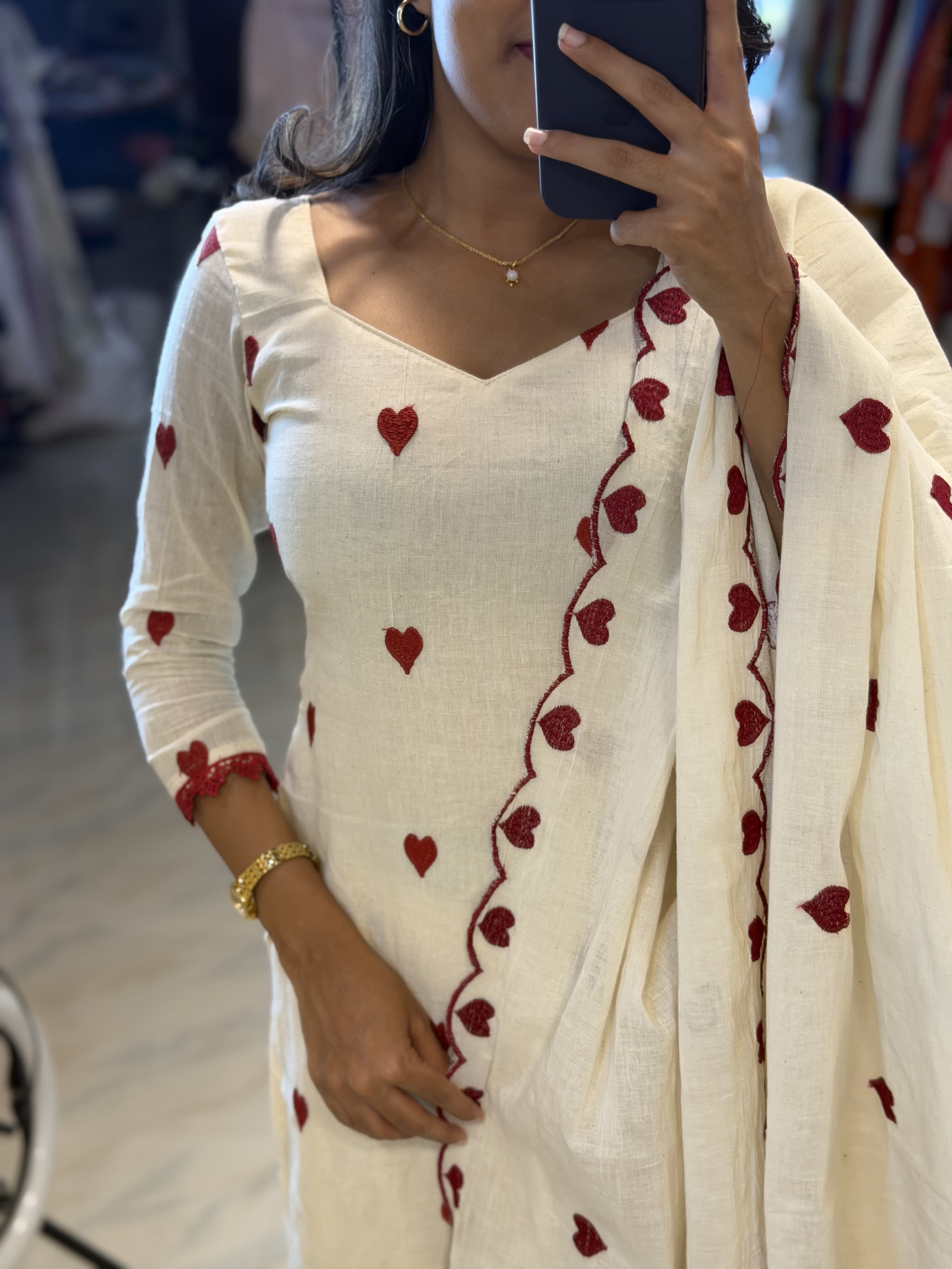 Detail of [PBC1077] Ivory Jaipur Soft Cotton – showing maroon heart embroidery and scalloped dupatta border